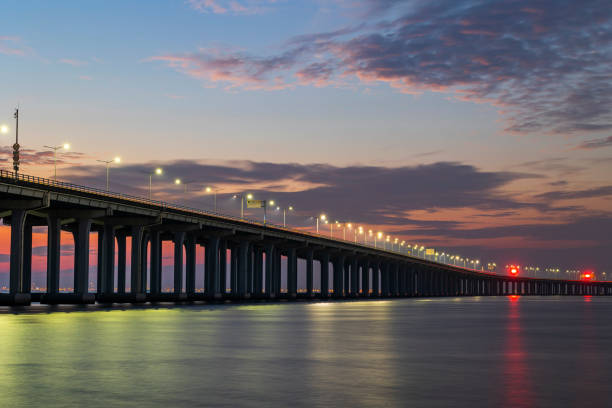 istock Night view of Shenzhen Bay Bridge 1759822728