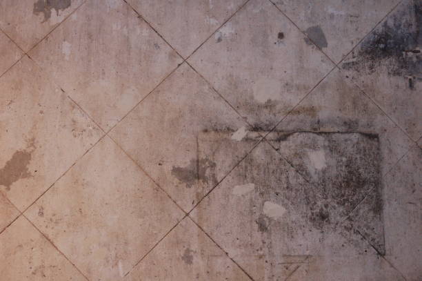 istock Mottled grid walls with traces of time 1759926766