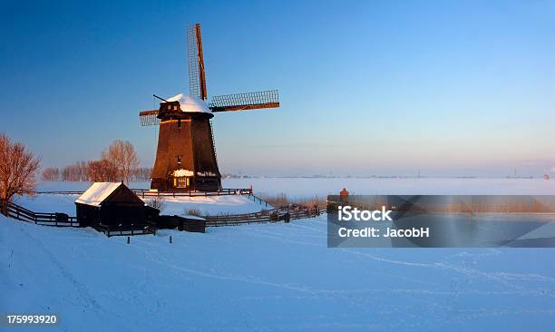 Inverno In Olanda - Fotografie stock e altre immagini di Agricoltura - Agricoltura, Antico - Vecchio stile, Architettura