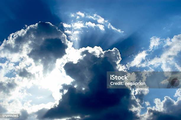 Glühend Cloud Stockfoto und mehr Bilder von Blau - Blau, Fotografie, Friedenssymbol