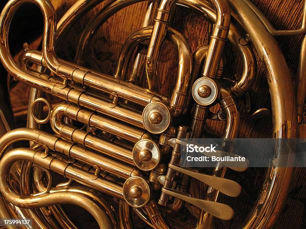 French Horn Stockfoto und mehr Bilder von Waldhorn - Waldhorn, Symphonieorchester, Biegung