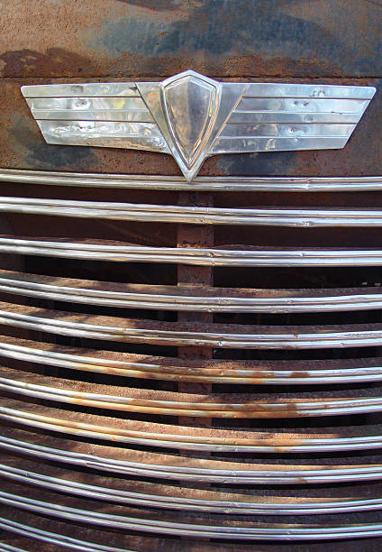 гриль - insignia coat of arms car chrome стоковые фото и изображения