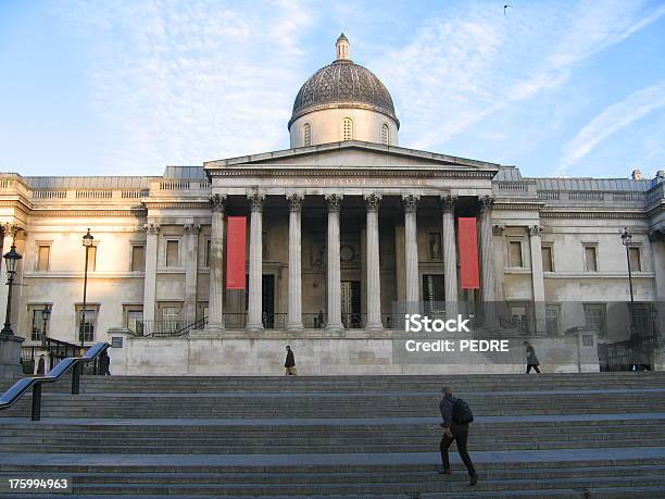 National Galleria - Fotografie stock e altre immagini di Galleria d'arte - Galleria d'arte, Londra, Scalinata