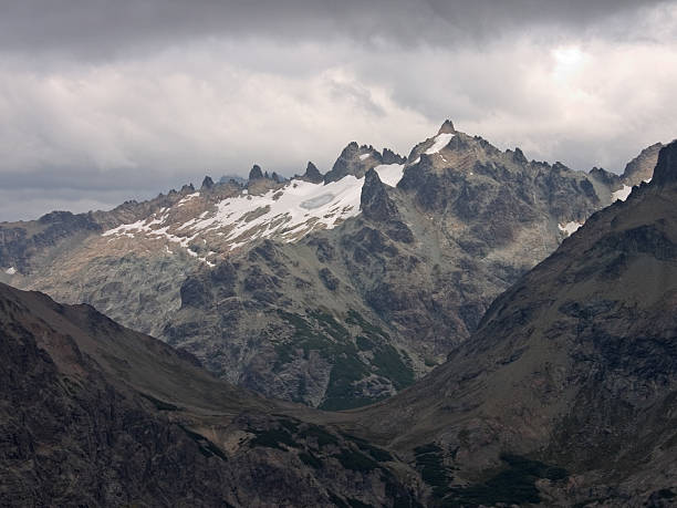 catena montuosa "parco nazionale nahuel huapi" - cadetral foto e immagini stock