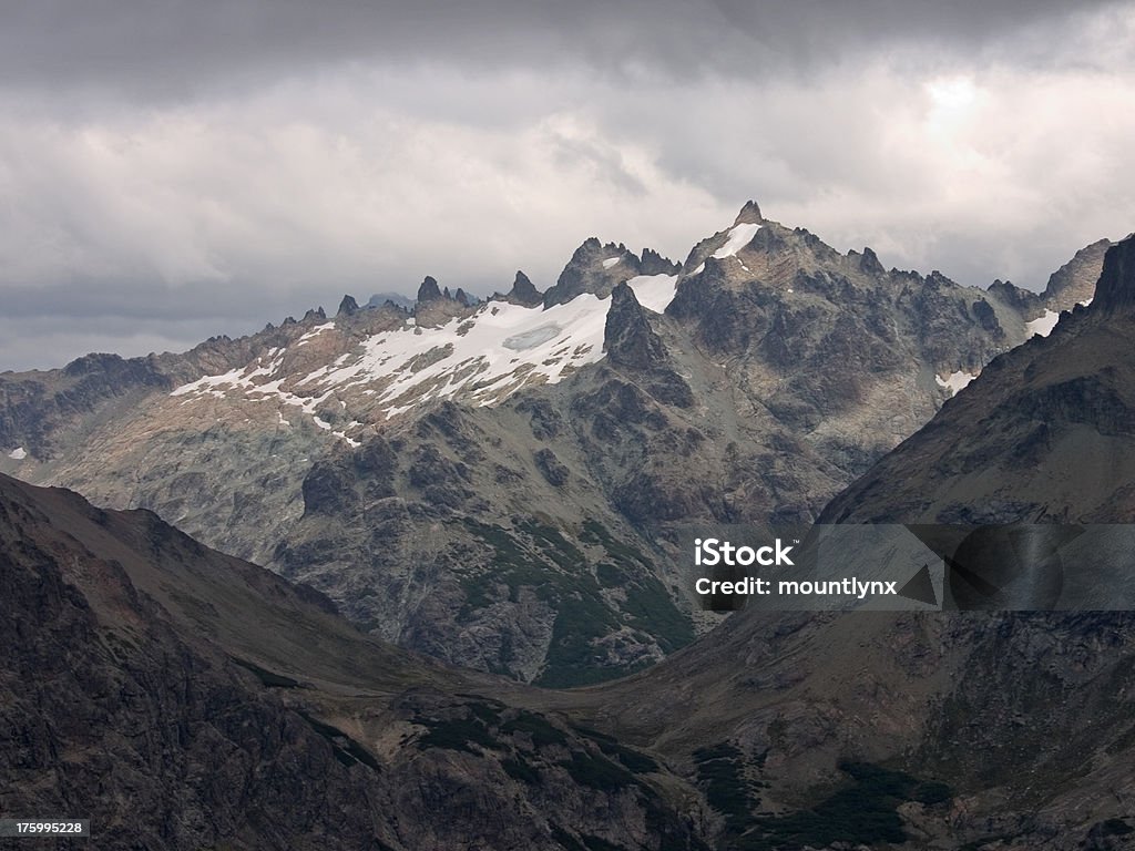 Mountain Range – "Parque Nacional Nahuel Huapi. - Zbiór zdjęć royalty-free (Park publiczny)