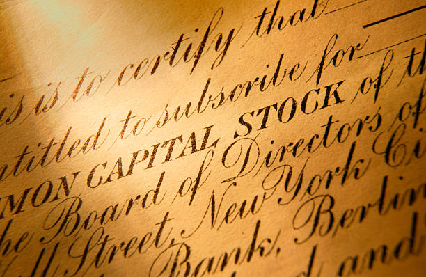 akcje zwykłe - stock certificate mutual fund wall street wealth zdjęcia i obrazy z banku zdjęć