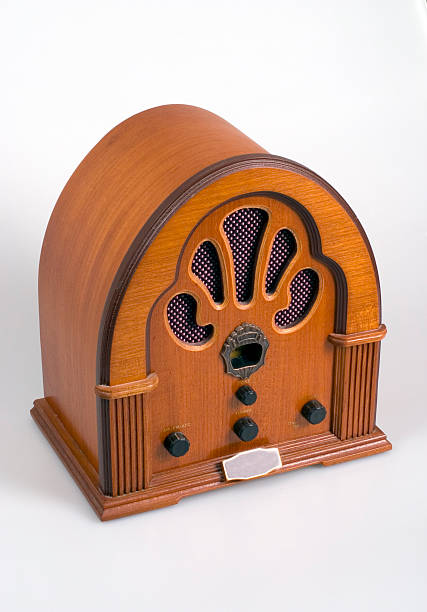 istock Antique Radio 175995474