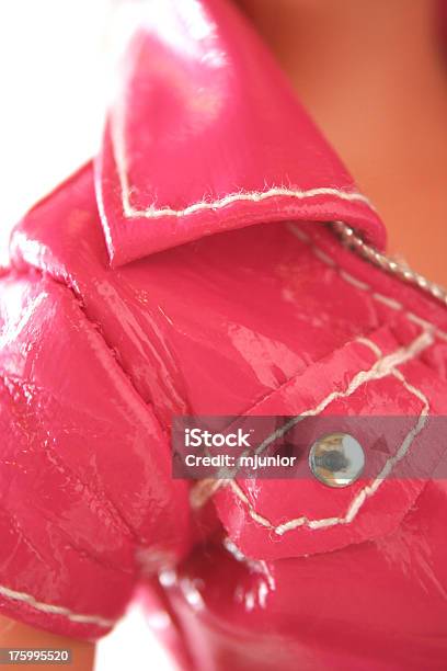 Halsband In Knallpink Stockfoto und mehr Bilder von Nähen - Nähen, Plastikmaterial, Brustbereich