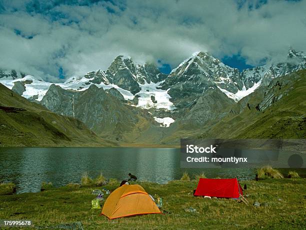 Kuchenka Miejsce Cordillera Huayhuash - zdjęcia stockowe i więcej obrazów Peru - Peru, Alpinizm, Badanie