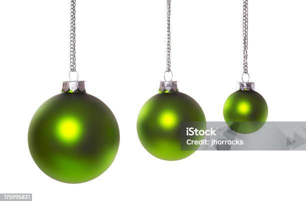 Drei Green Christmas Ball Dekoration Stockfoto und mehr Bilder von Christbaumkugel - Christbaumkugel, Dekoration, Drei Gegenstände