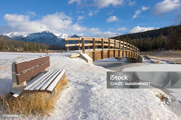 Nevadascomment Banco De Parque - Fotografias de stock e mais imagens de Alberta - Alberta, Ao Ar Livre, Banco - Assento