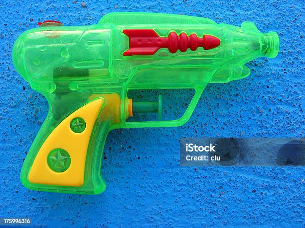 Foto de Pistola De Água e mais fotos de stock de Amarelo - Amarelo, Arma de Fogo, Atirar