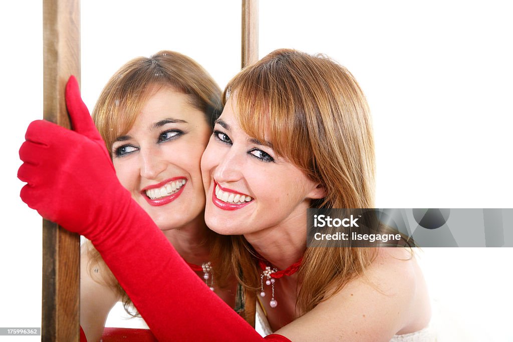 Mulher sorridente com um espelho, - Royalty-free Adulto Foto de stock