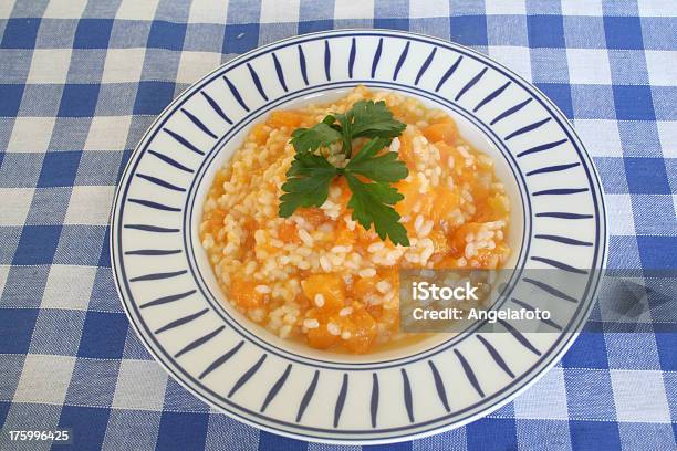 Risotto Mit Einer Kürbis Stockfoto und mehr Bilder von Blau - Blau, Essgeschirr, Fotografie