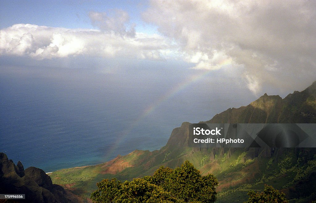 Kalalau Смотровая, утесов побережья - Стоковые фото Береговая линия роялти-фри