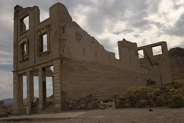 istock Rhuins in ghost town Rhyolite, Nevada 175996591