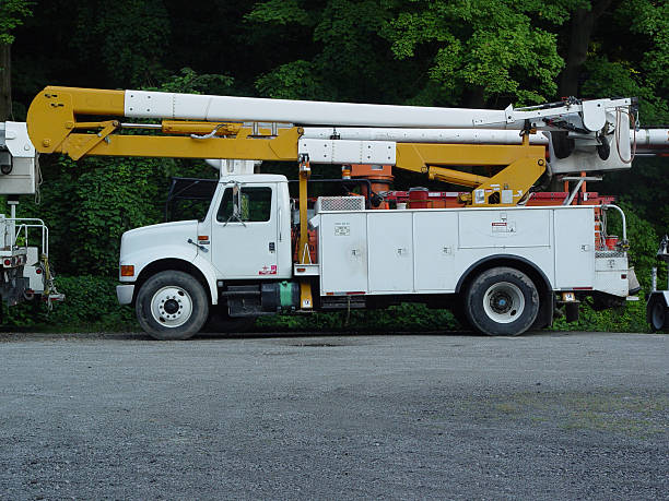 istock bucket truck 1 175996988