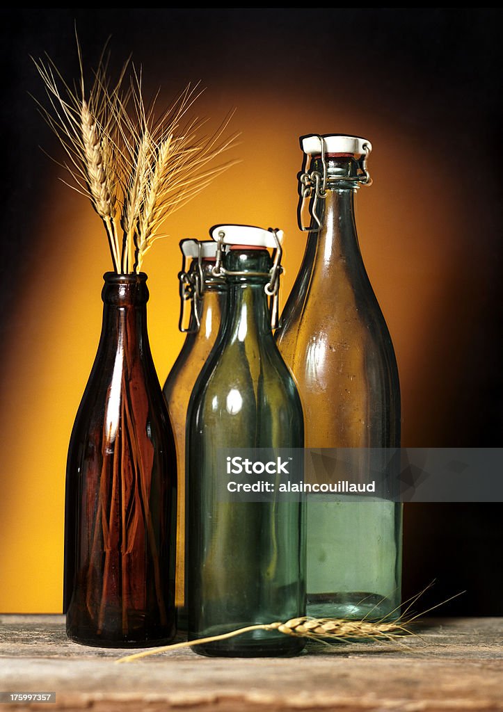 old fashion bouteilles de bière - Photo de Alcool libre de droits