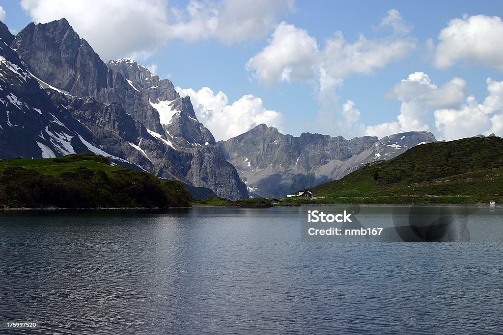 Jezioro Górskie - Zbiór zdjęć royalty-free (Alpy)