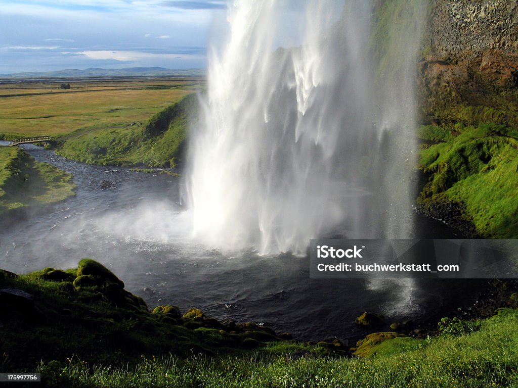 Seljalandsfoss: Wspaniały Wodospad w Islandii ust. 1 - Zbiór zdjęć royalty-free (Chlapać)