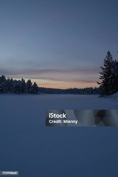 Paisaje De Invierno Foto de stock y más banco de imágenes de Aire libre - Aire libre, Aislado, Amanecer