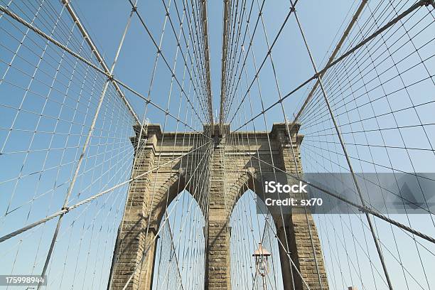 Бруклинский Мост — стоковые фотографии и другие картинки Американская культура - Американская культура, Арка - архитектурный элемент, Архитектура