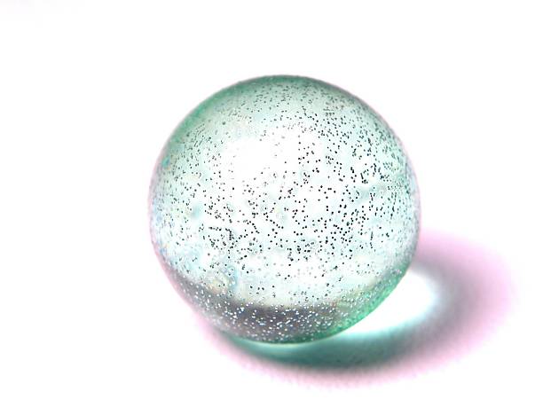 grande bola de pensamento em desenho animado - bath bead translucent capsule isolated objects imagens e fotografias de stock