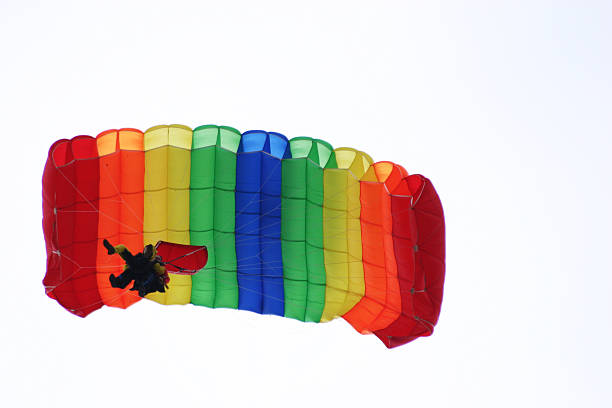 colocar 2 - parachuting open parachute opening imagens e fotografias de stock