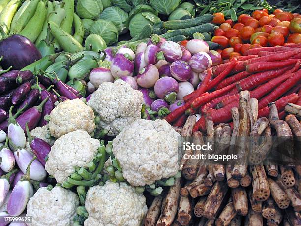 Verdure Indiano - Fotografie stock e altre immagini di Radice - Radice, Carota, Cavolfiore