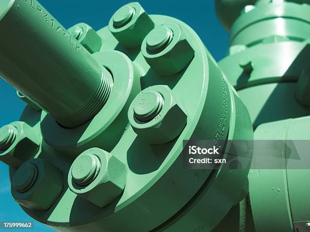 Tornillos Verde Foto de stock y más banco de imágenes de Desarrollo - Desarrollo, Estrés, Fotografía - Imágenes