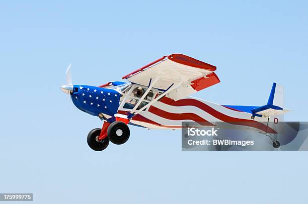 Os Avião Americano - Fotografias de stock e mais imagens de Avião - Avião, Bandeira dos Estados Unidos da América, 4 de Julho