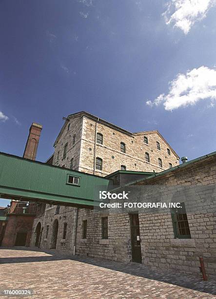 Vecchia Distilleria - Fotografie stock e altre immagini di Canada - Canada, Cielo, Cittadina