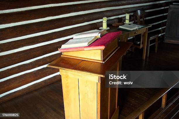 El Púlpito Foto de stock y más banco de imágenes de Biblia - Biblia, Púlpito, Catolicismo