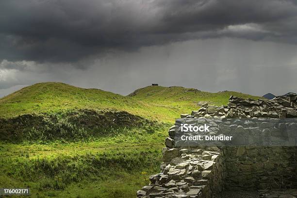 La Tempesta - Fotografie stock e altre immagini di Bellezza naturale - Bellezza naturale, Cielo minaccioso, Collina