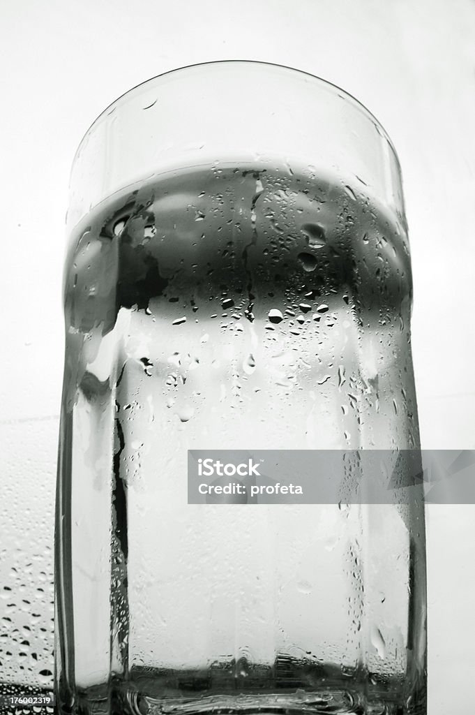 Бокал воды - Стоковые фото Алкоголь - напиток роялти-фри