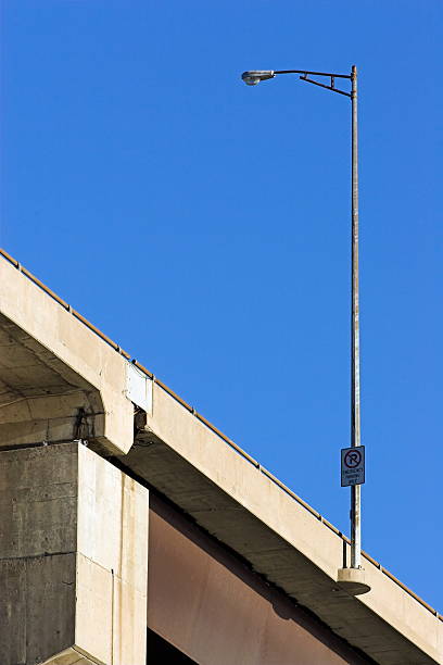 Freeway poste de luz - foto de acervo