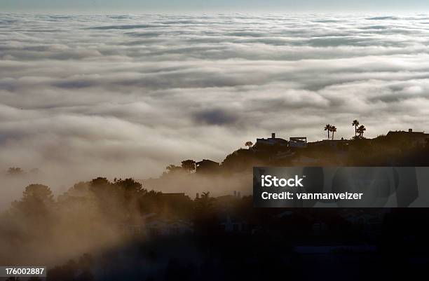 Clouscape De Malibu - Fotografias de stock e mais imagens de Antena - Equipamento de Telecomunicações - Antena - Equipamento de Telecomunicações, Califórnia, Céu