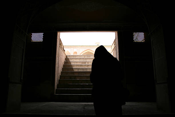 istock Iranian woman praying Iran 176003902