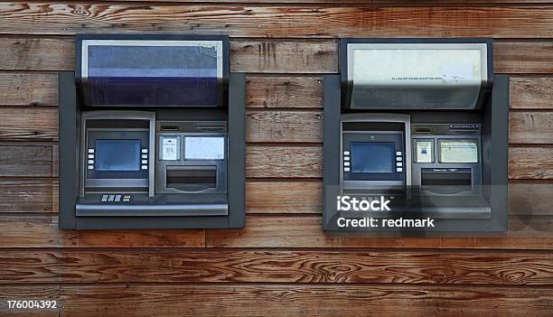 Cashpoints O Atm - Fotografie stock e altre immagini di Affari - Affari, Attività bancaria, Composizione orizzontale