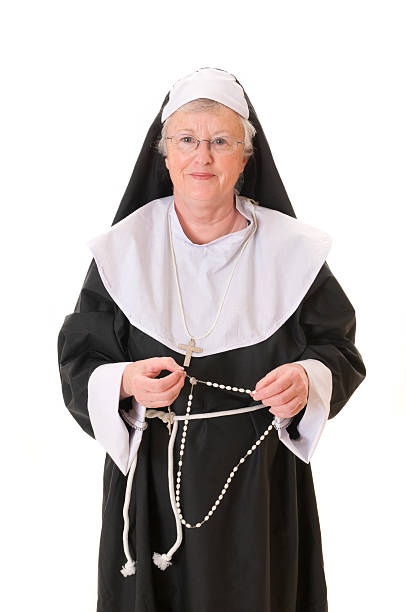 freira e seu de terço - nun habit catholicism women - fotografias e filmes do acervo