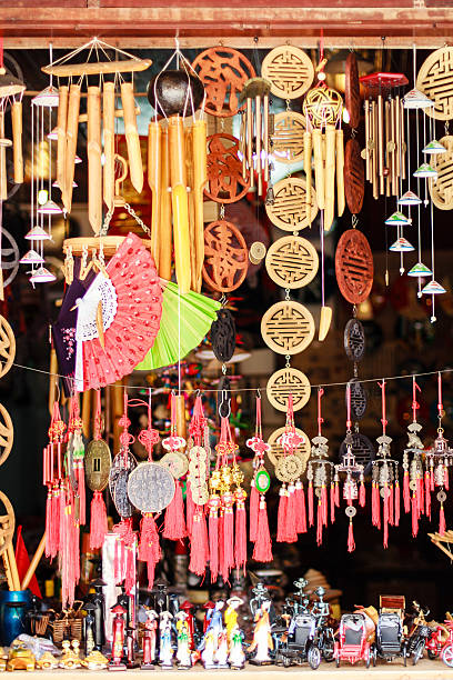 istock Traditional decoration shop 176005320
