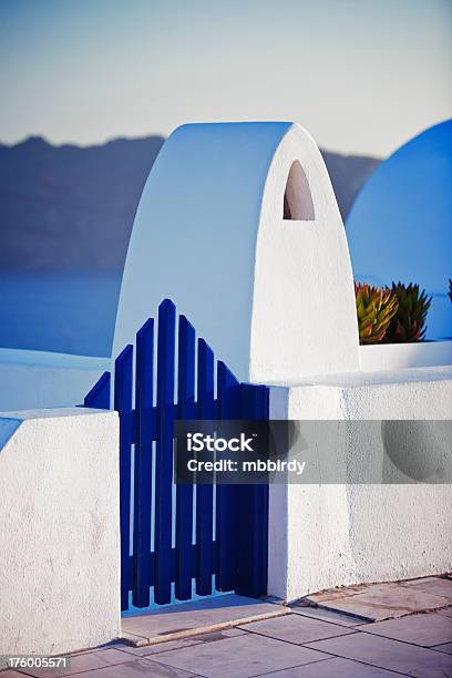 Foto de Blue Portas Em Santorini Grécia e mais fotos de stock de Arquitetura - Arquitetura, Azul, Beleza