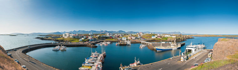 Clear blue panoramic skies over the tranquil town of Sykkish