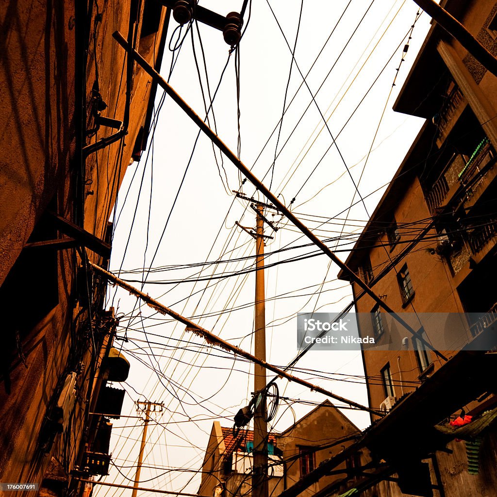 Desordenado cables en china - Foto de stock de Caos libre de derechos