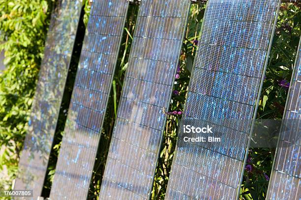 Paneles Solares Foto de stock y más banco de imágenes de Aire libre - Aire libre, Alemania, Aparatos solares