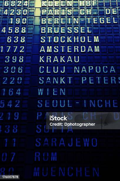 Flughafen Stockfoto und mehr Bilder von Abschied - Abschied, Ankunft, Ankunfts- und Abfahrtstafel