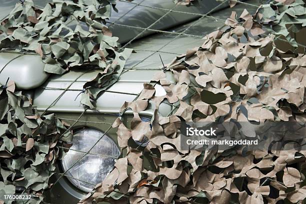 Model Camouflage - zdjęcia stockowe i więcej obrazów Kamuflaż - Kamuflaż, Ubranie maskujące, Siatka - Tworzywo