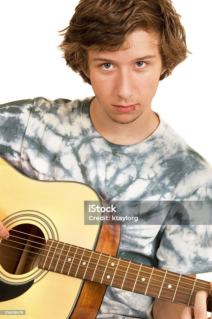 Adolescente tocando guitarra - Foto de stock de 16-17 Anos royalty-free