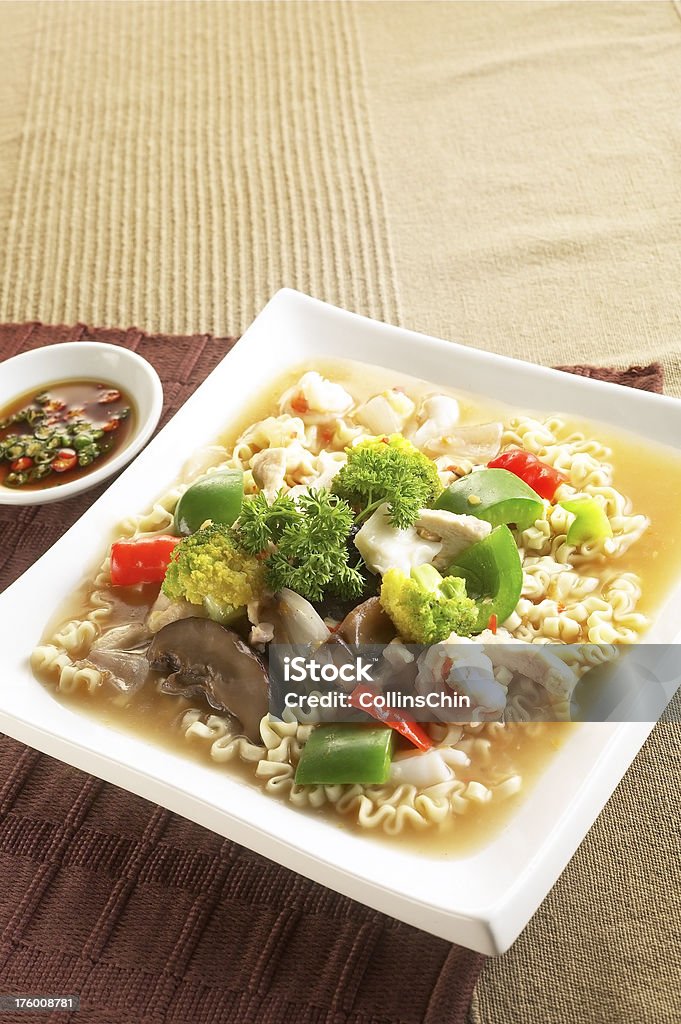Comida asiática-Macarrão com frutos do mar - Foto de stock de Alimentação Saudável royalty-free