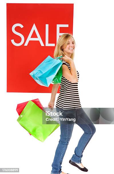 Felice Shopper Shopping Per La Vendita - Fotografie stock e altre immagini di Abbigliamento casual - Abbigliamento casual, Adolescente, Adulto